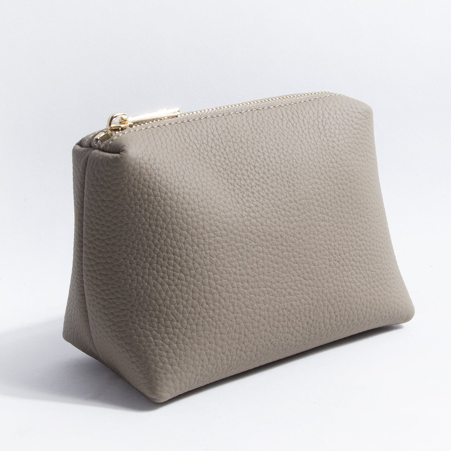Aylana Kosmetiktasche in Grau – Farbdetail und Textur - Angeleyes & Beauty