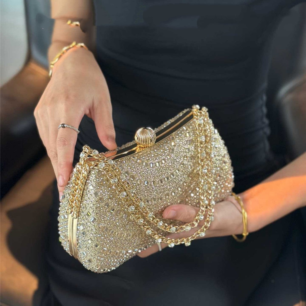 Theresa Diamant Clutch in Gold – Funkelnde Braut-Handtasche mit Strass von Angeleyes & Beauty

