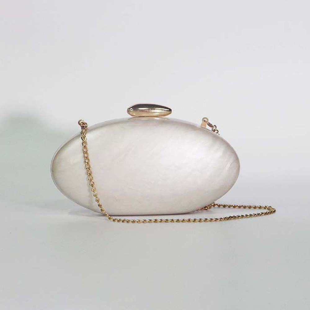 Goldene Hardware Luisa Elegante Muschel-Clutch aus Acryl in Perlmutt – Angeleyes & Beauty