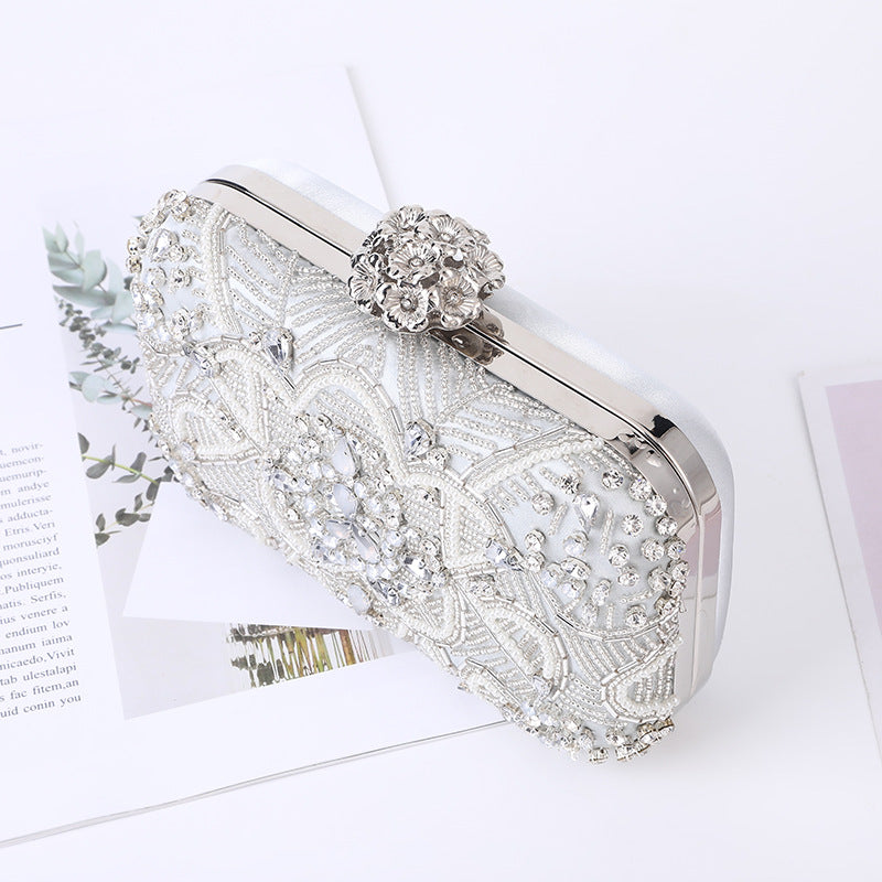 Clarissa Abendtasche – Seitenansicht mit Diamant - Detail - Angeleyes & Beauty