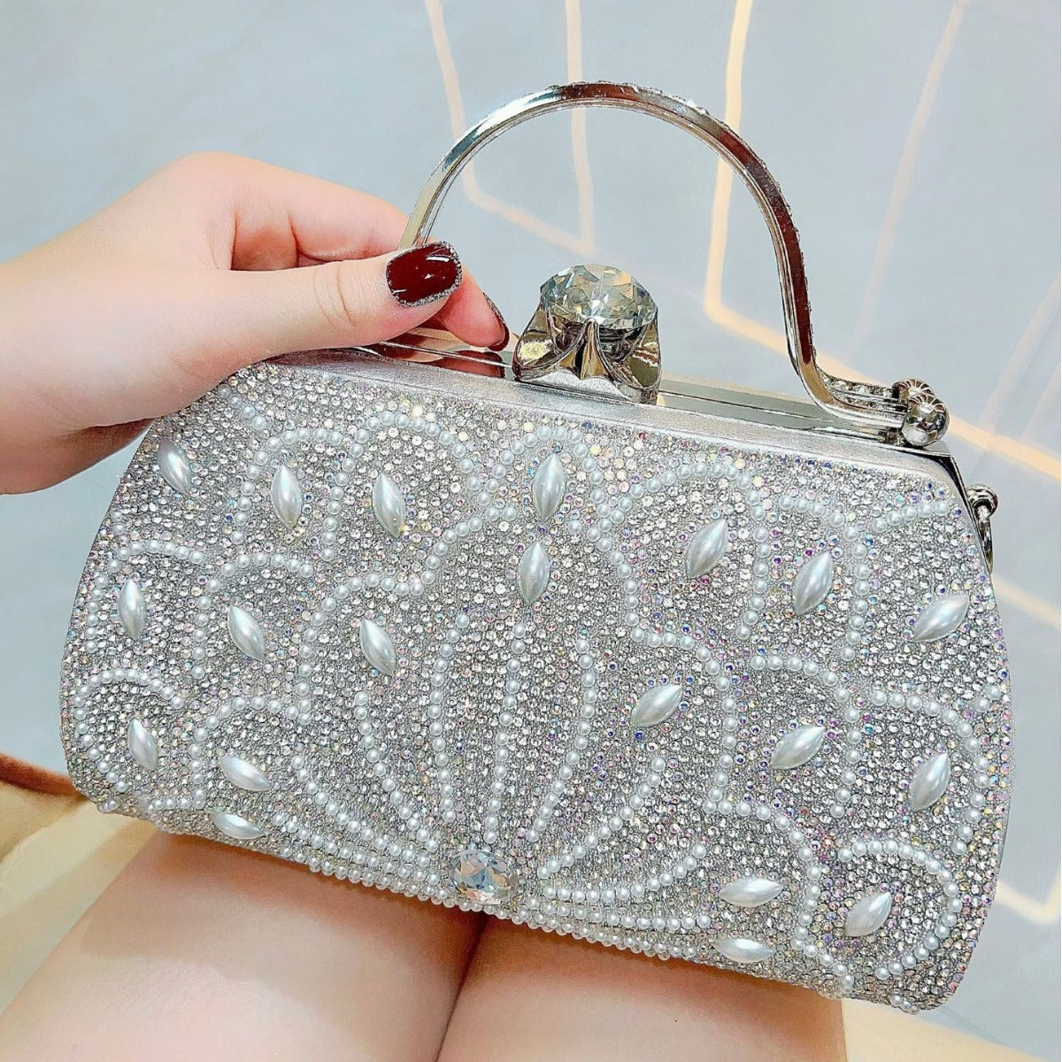 Esmeralda Strass Box-Clutch – Farbvariante Silber